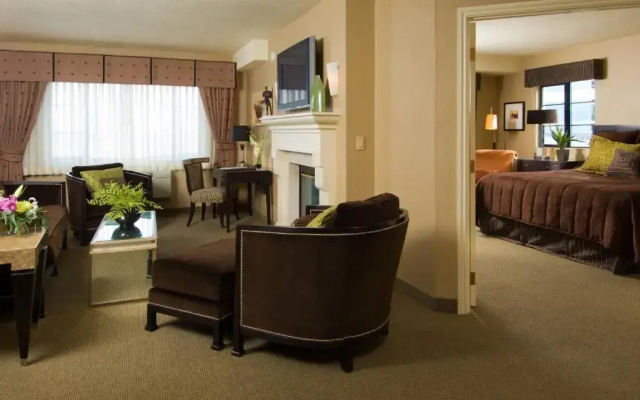 West Hills Suite