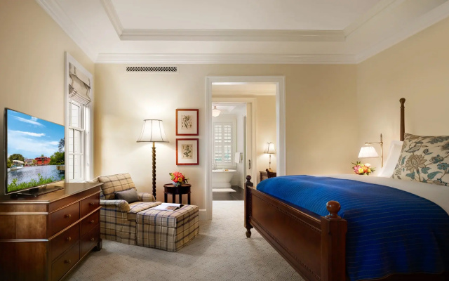 1 Bedroom Guest House Double Suite poolside