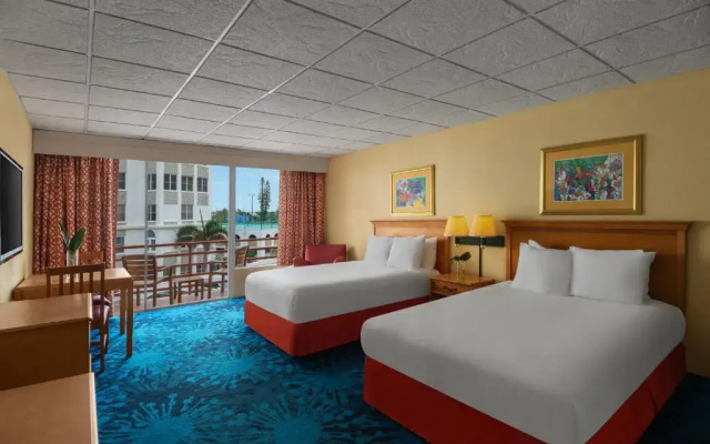 Superior room with balcony and with pool view