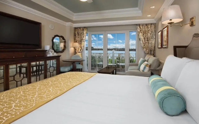 2 Bedrooms Villa Lake view