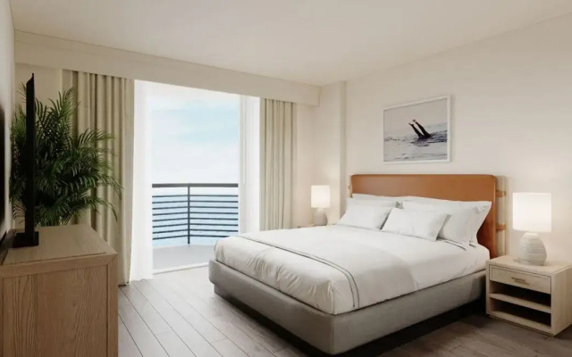 4 Bedrooms North Tower Deluxe Condo oceanfront