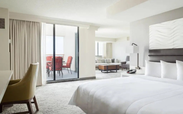 1 Bedroom Concierge level Suite with balcony