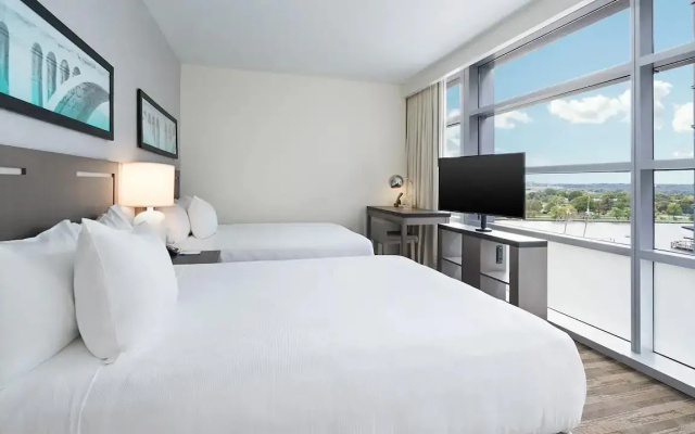 1 Bedroom Twin Suite Riverview