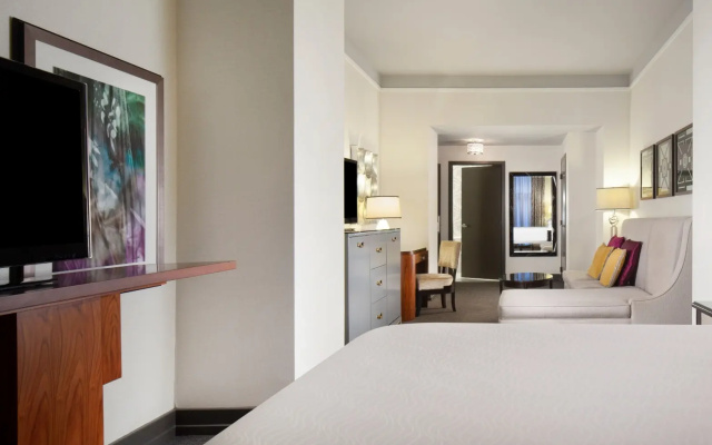 Premium Roll-In Shower Double Junior Suite