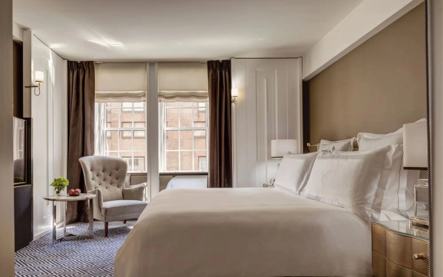 Premier Accessible Double Suite