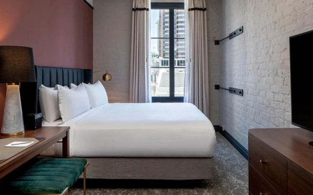 Magazine Double Suite with street view