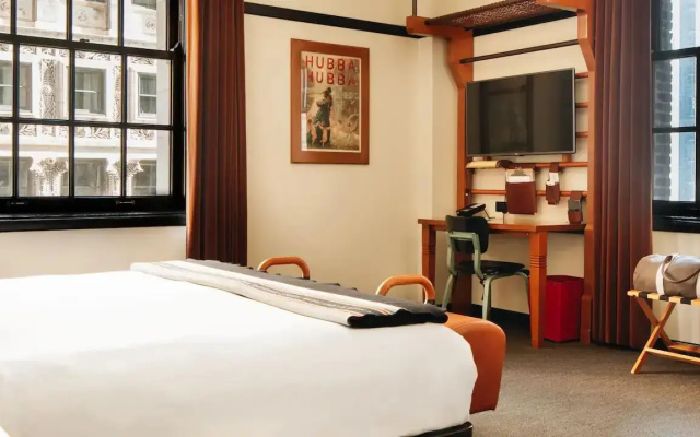 Corner Double room Madison View