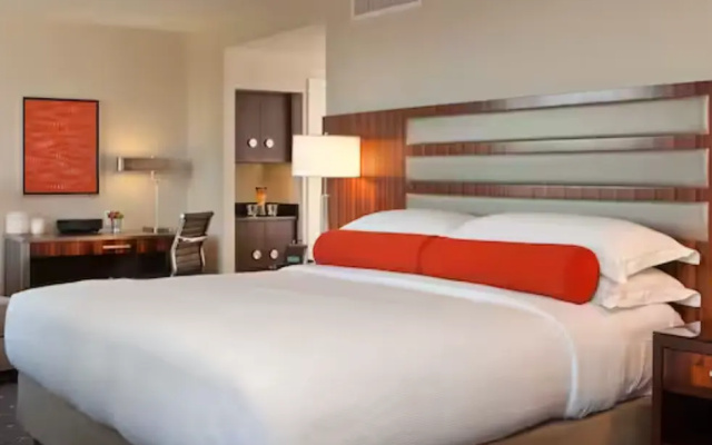 1 Bedroom Executive Double Suite with park view