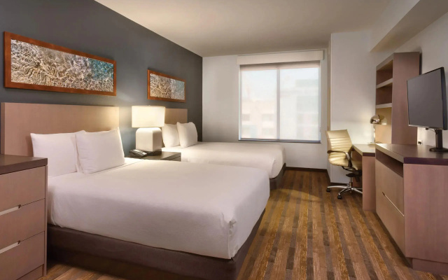 1 Bedroom Tower Specialty Double Kitchen Suite