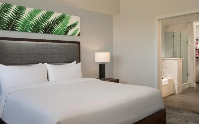 2 Bedrooms Superior View Two Bath Grove Condo