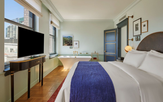 Claire Double Suite with city view