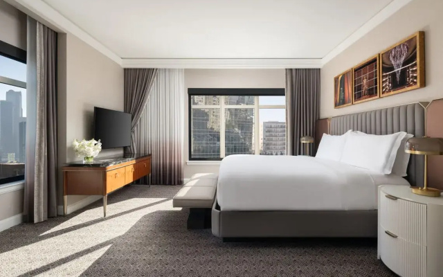 1 Bedroom Uptown (Club Level) Double Suite with city view