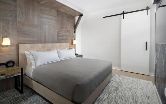 1 Bedroom Hearing Accessible Double Suite