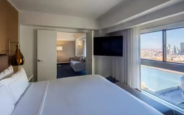 1 Bedroom Signature Double Suite with city view