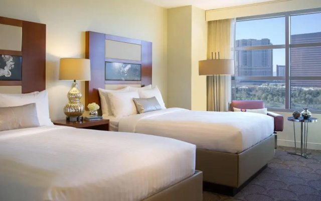 Quadruple room with Las Vegas strip view