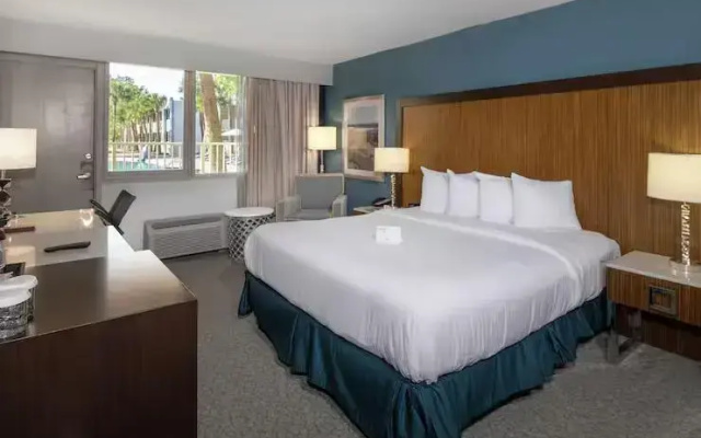 Standard room with Balcony or Patio