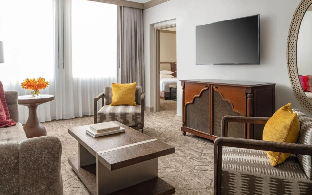 Merrick Double Suite with pool view