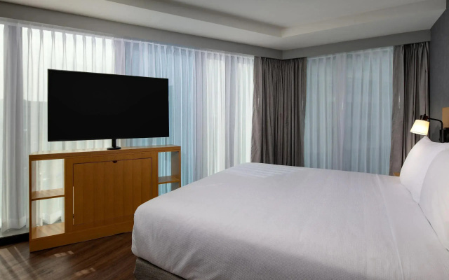 1 Bedroom Accessible Double Suite