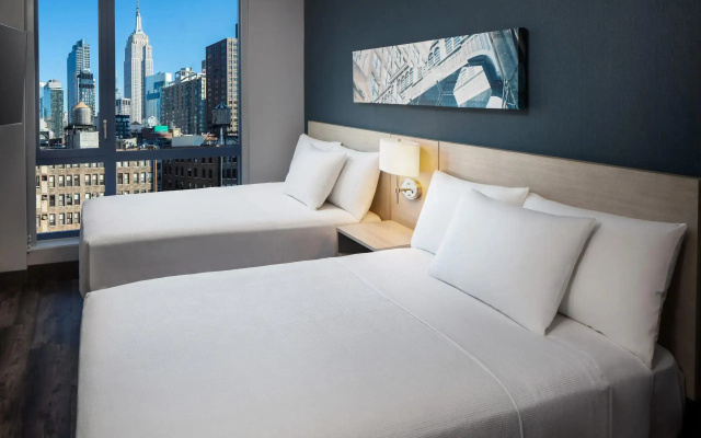 Quadruple room with city view