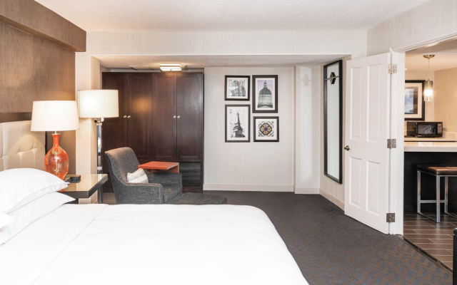 Presidential Double Suite City View