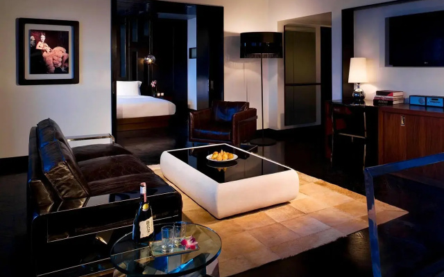 Sixty Double Suite