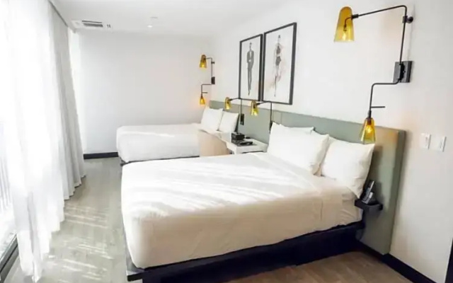 Quadruple room with city view