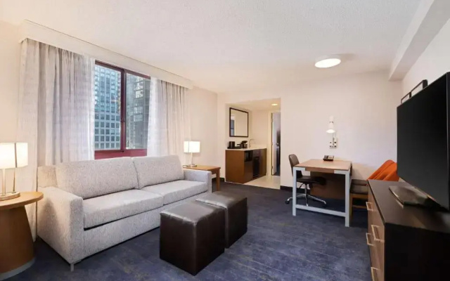 1 Bedroom Corner Suite
