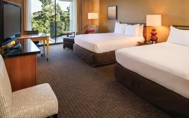 Room with balcony and with mountain view