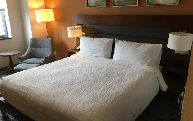 Premium W/IN-ROOM DRINKS-SNACKS/ room