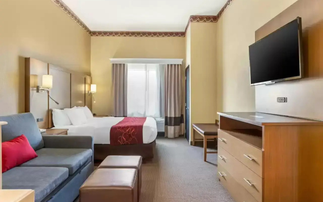 1 Bedroom Hearing Accessible Kitchen Double Suite