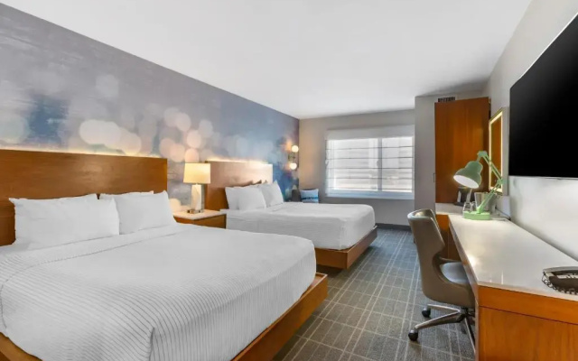 Accessible Quadruple Suite