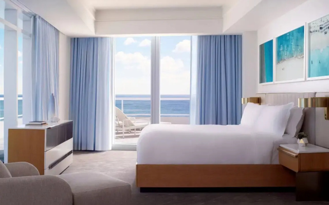 1 Bedroom The Ritz-Carlton Double Club Suite