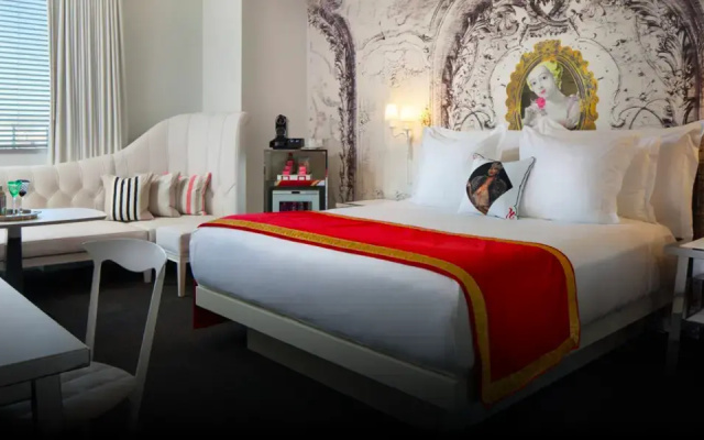 Alexandria Double Suite