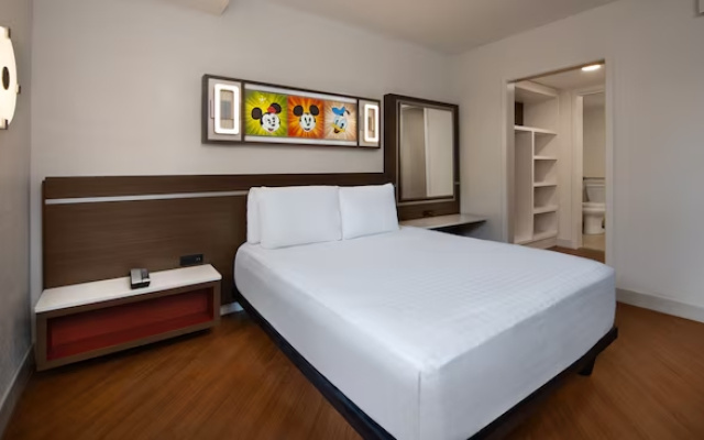 Family Hearing Accessible Double Suite