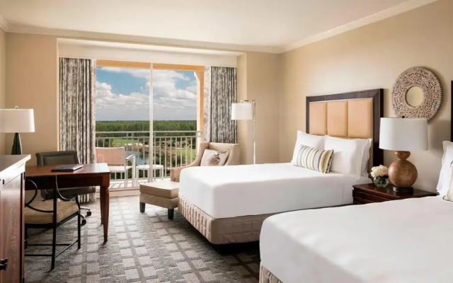 Twin room with golf view