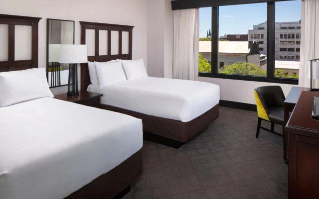 Quadruple room with city view