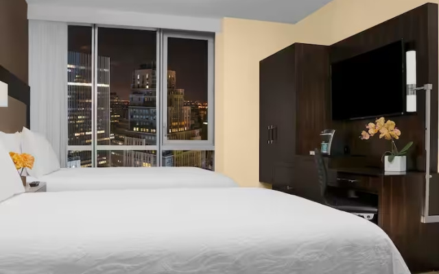 Mobility Accessible Twin room with city view