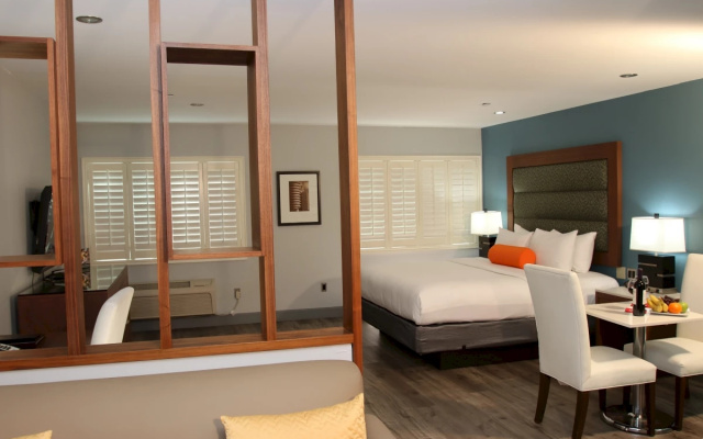BLVD Signature Double Suite