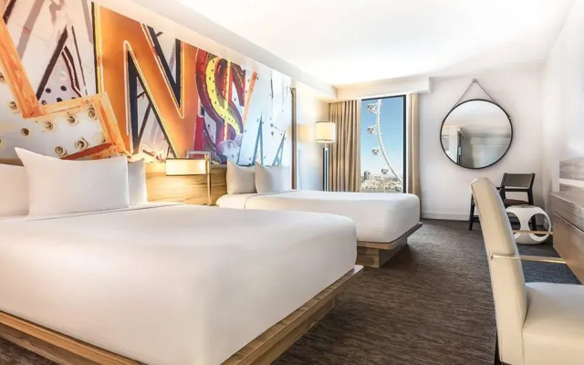 Deluxe District 3 Twin room with city view