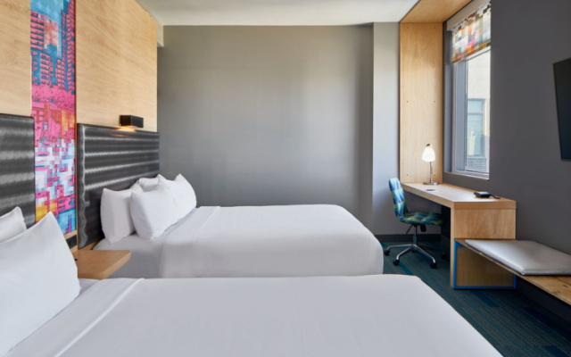 Aloft Quadruple room