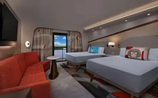 Garden Wing room Water view