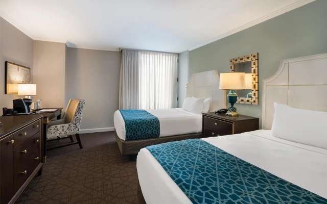 2 Bedrooms Senator Suite