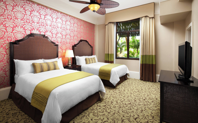 Historic Wing Quadruple room with garden view
