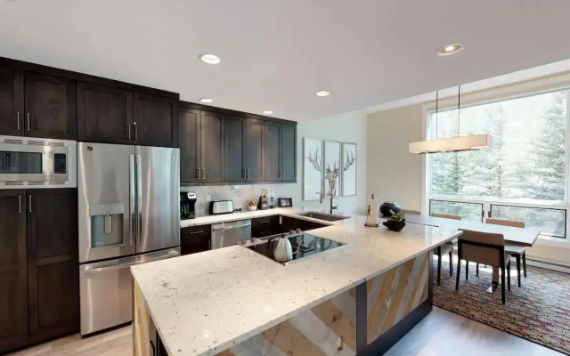 3 Bedrooms Luxury Platinum Condominium