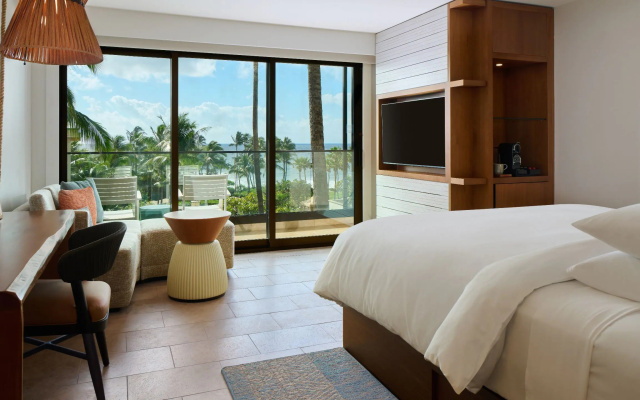 Double room with partial ocean view