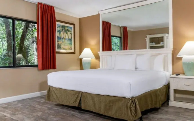 1 Bedroom at the Oaks Double Suite