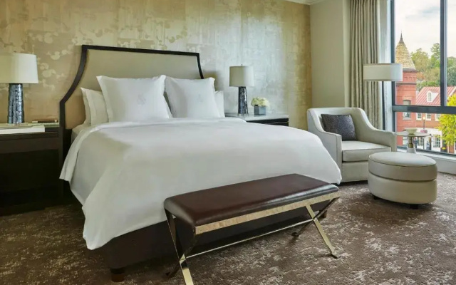 1 Bedroom Georgetown Accessible Double Suite