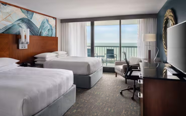Deluxe Twin room with partial ocean view