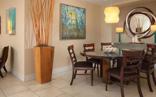 3 Bedrooms room with Village view