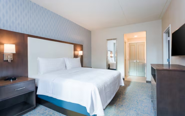 1 Bedroom Mobilty/Hearing Accessible Suite